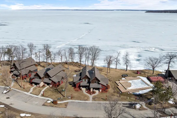 $179,900 | 6940 Beach View Lane Northwest, Unit 2201 TRAPPERS LANDING LODGE, Walker, MN 56484