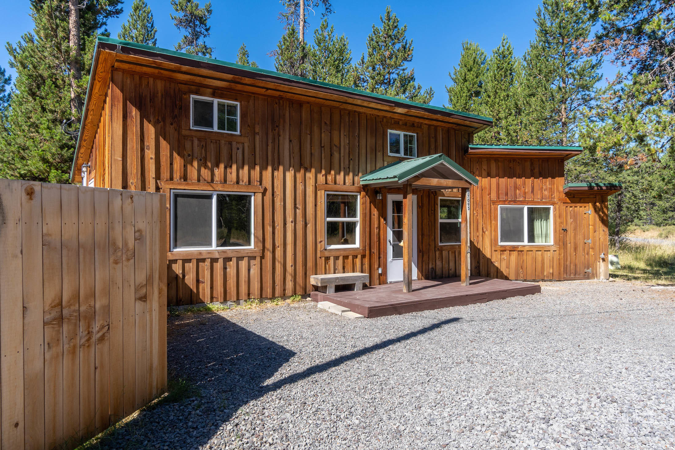 17095 Hermosa Road Bend, OR 97707 - Photo 2 of 24 Home