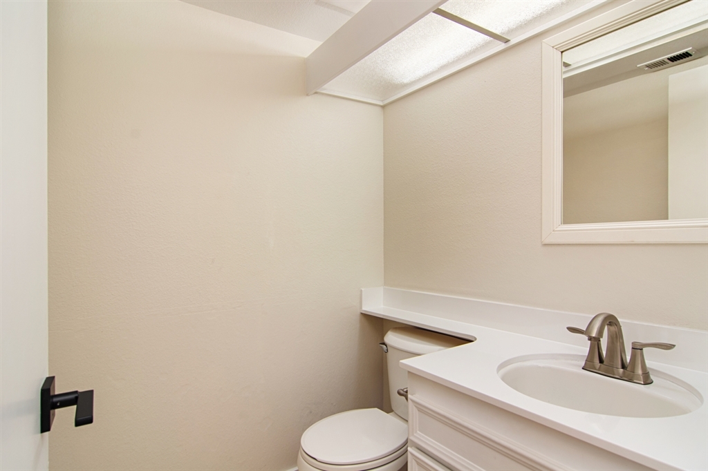 10379 Rochelle Lane Santee, CA 92071 - Photo 14 of 25 Gallery Image 14