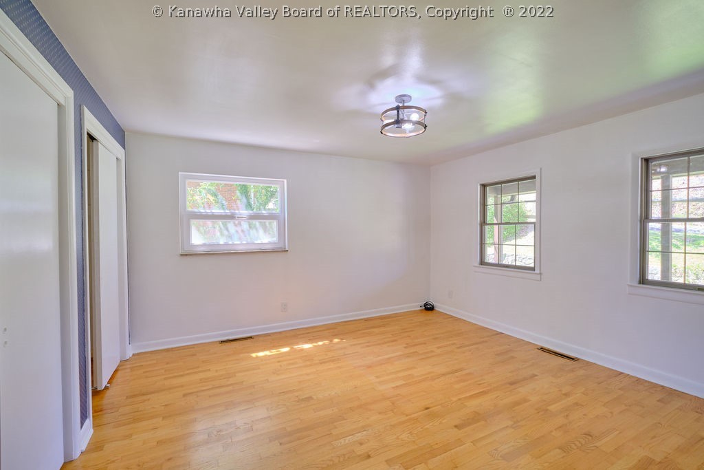1325 Dorsey Road Charleston, WV 25314 - Photo 14 of 49 Gallery Image 14