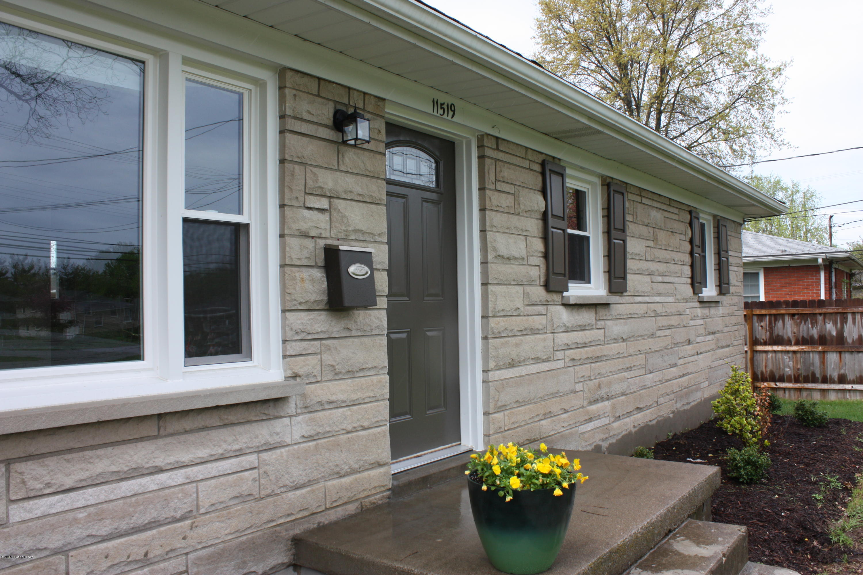 11519 Deering Road Louisville, KY 40272 - Photo 11 of 30 pic10