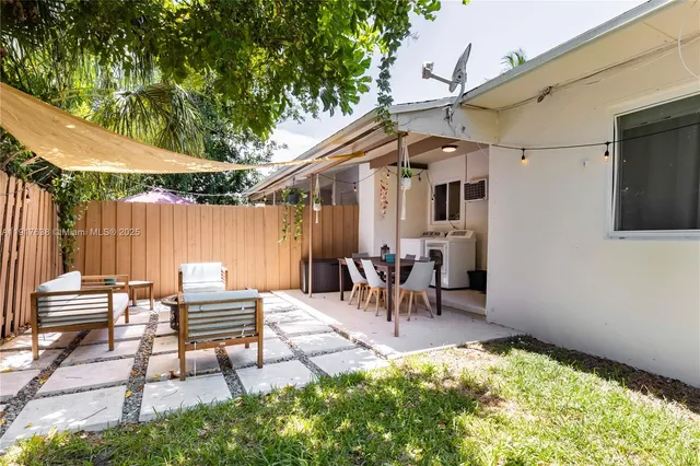a view of outdoor space yard and patio