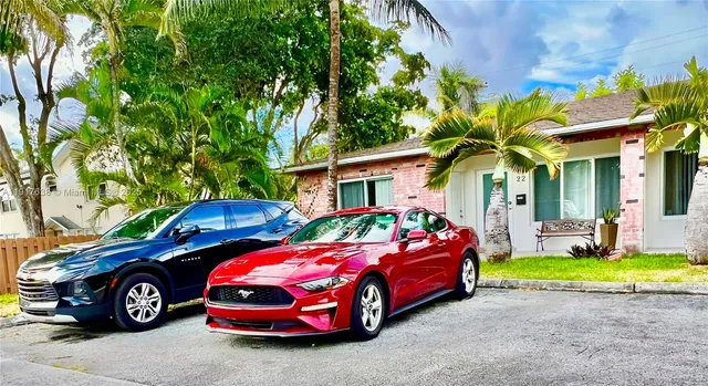 $2,700 | 22 Southeast 13th Terrace, Unit 2, Dania Beach, FL 33004