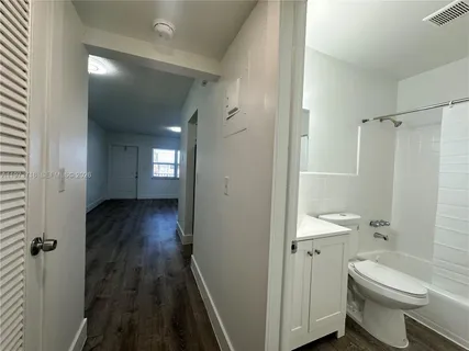 $1,595 | 2300 Madison Street, Unit 202, Hollywood, FL 33020