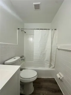 $1,595 | 2300 Madison Street, Unit 202, Hollywood, FL 33020