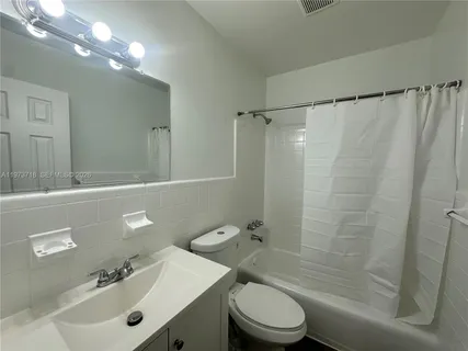 $1,595 | 2300 Madison Street, Unit 202, Hollywood, FL 33020