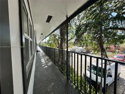 $1,595 | 2300 Madison Street, Unit 202, Hollywood, FL 33020