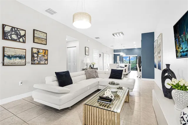 $410,000 | 8025 Northwest 104th Avenue, Unit 23, Doral, FL 33178