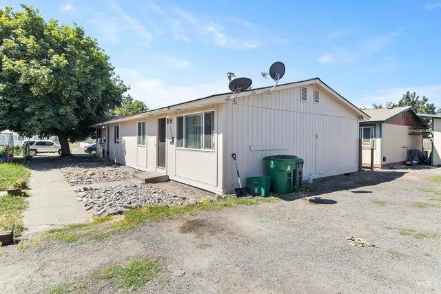 $365,000 | 406-408 East E Street, Moscow, ID 83843