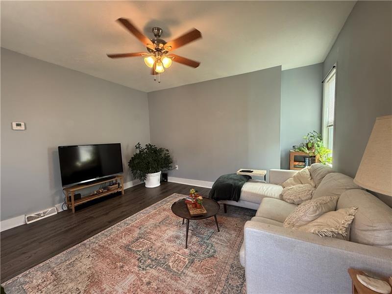 907 Spring Way Pittsburgh, PA 15215 - Photo 16 of 45 Gallery Image 16