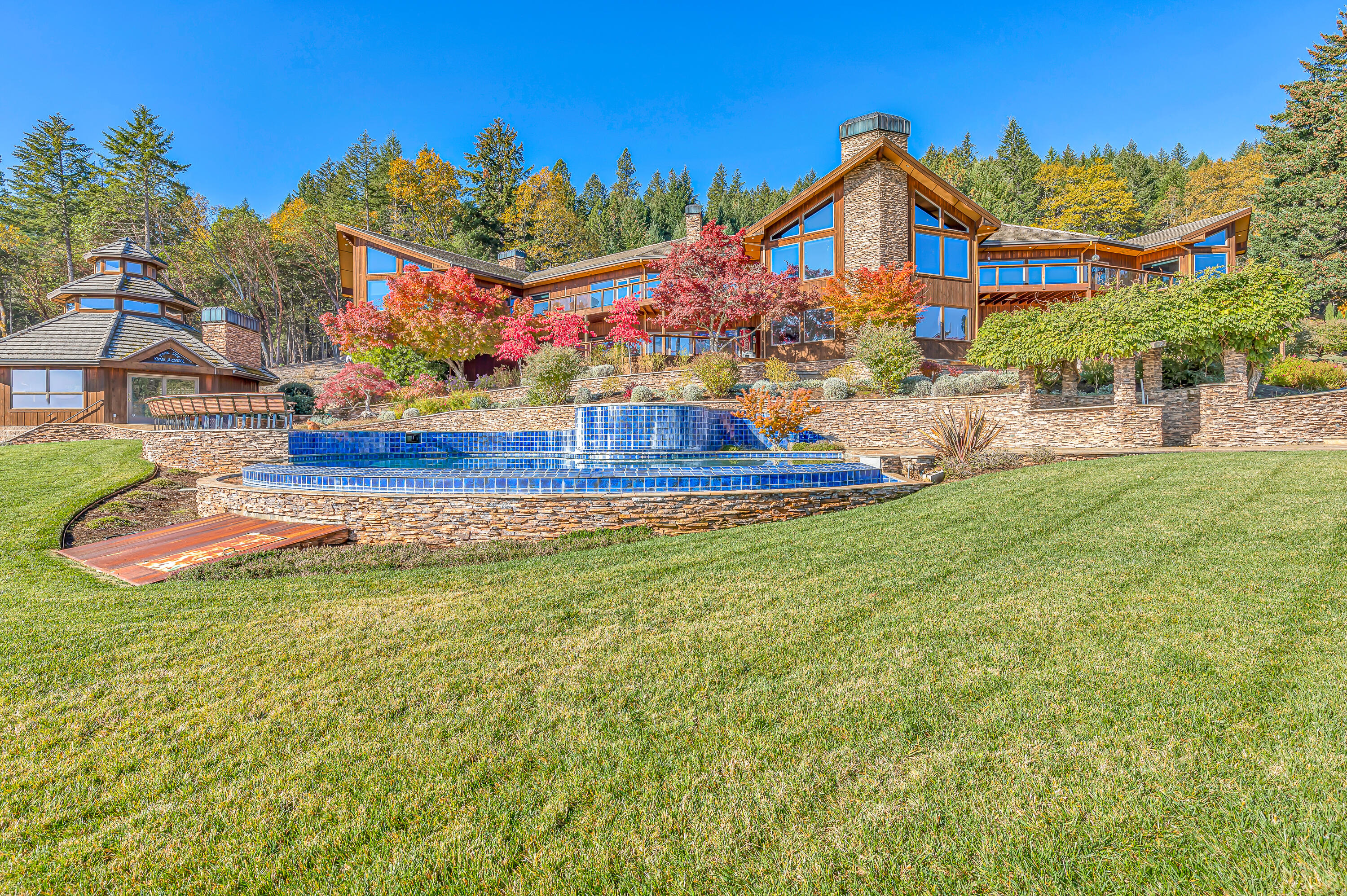 6380 Tunnel Loop Road Grants Pass, OR 97526 - Photo 61 of 83 Pool and Hot Tub