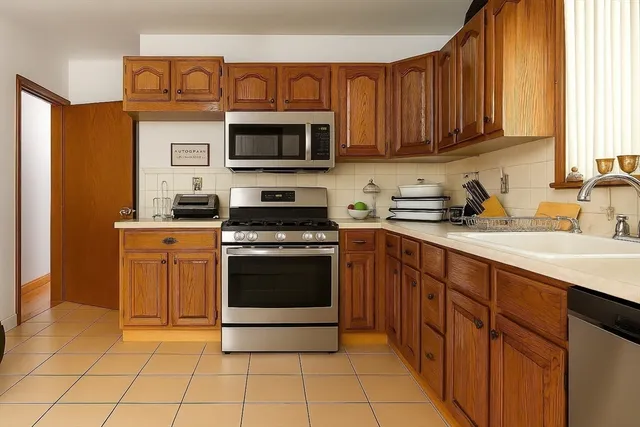 $4,000 | 469 Windsor Street, Unit 1, Cambridge, MA 02141