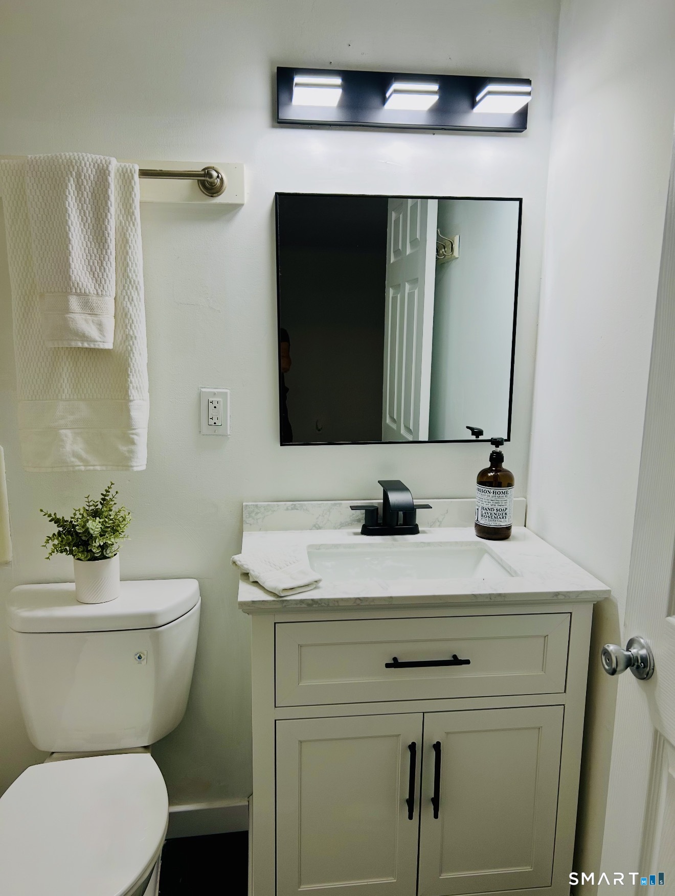 6 East Hayes Road East Hampton, CT 06424 - Photo 20 of 26 Master bedroom full bathroom
