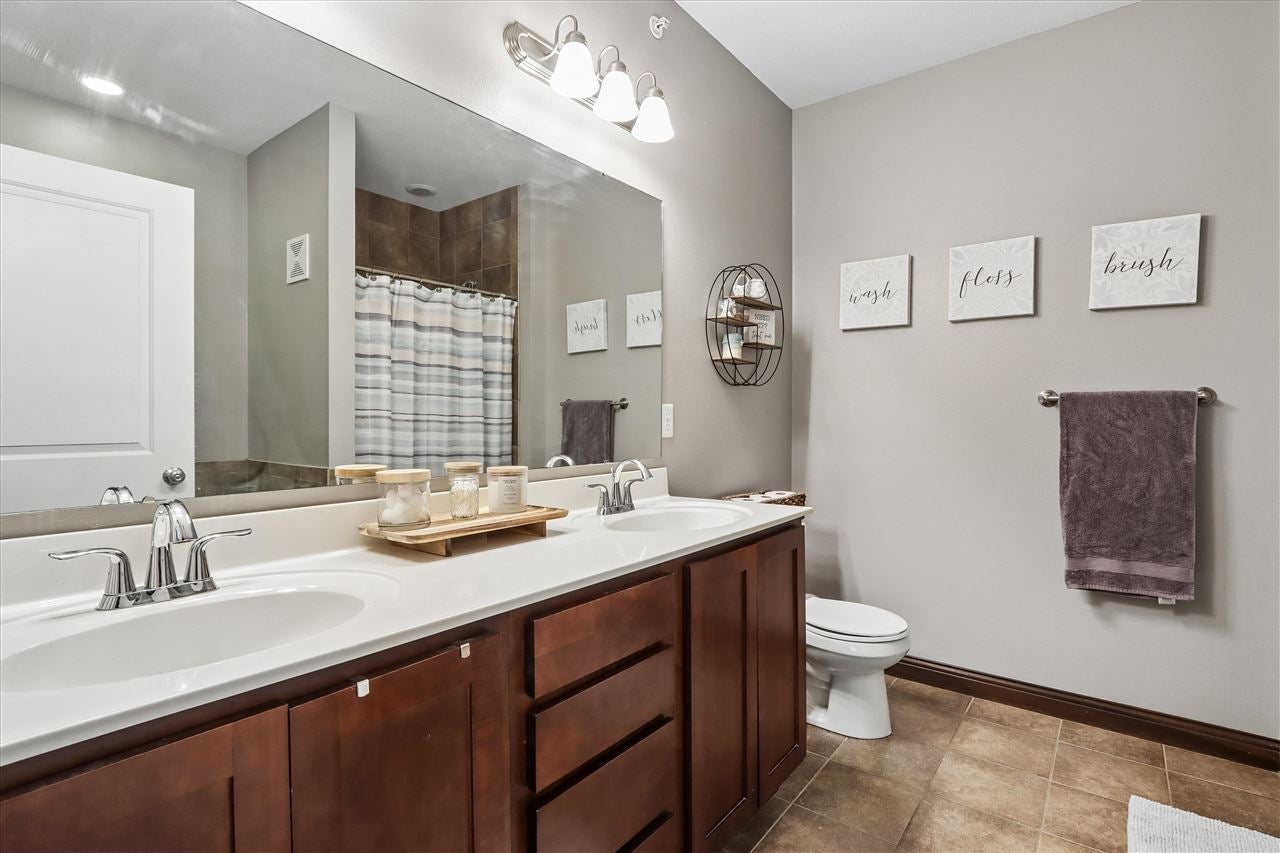 1092 Walnut Avenue, Unit 220 Riverside, IA 52327 - Photo 14 of 25 Gallery Image 14