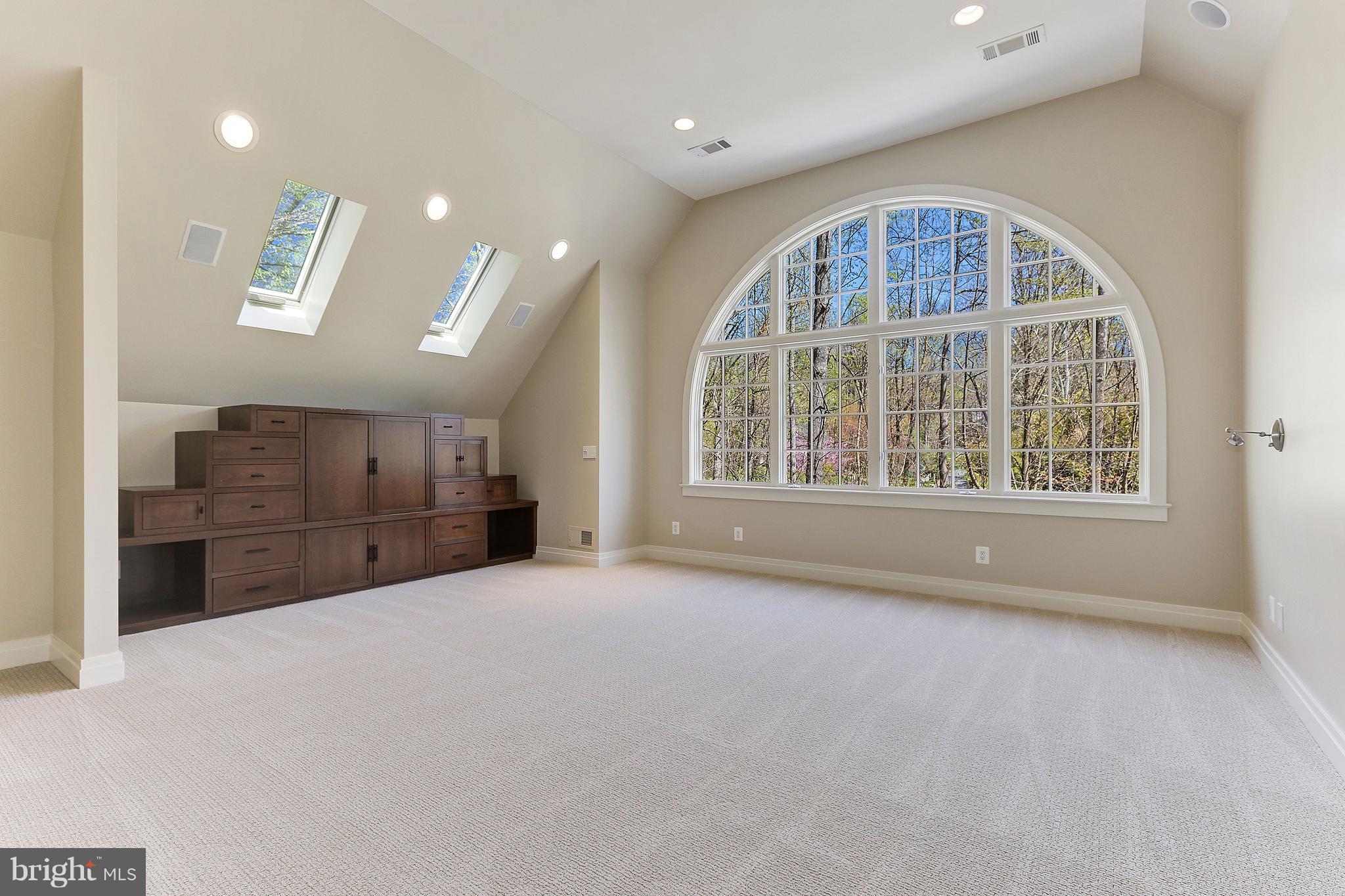 8610 Fernwood Road Bethesda, MD 20817 - Photo 14 of 30 an empty room with windows