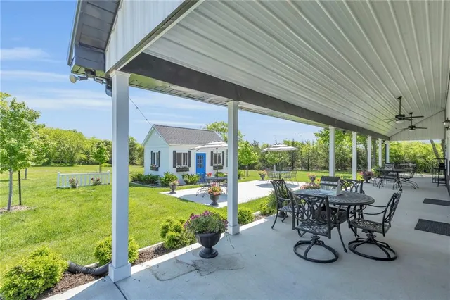 $1,200,000 | 36987 Somerset Road, Lacygne, KS 66040