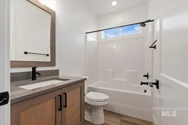 $2,800 | 698 North Morning Glory Way, Eagle, ID 83616