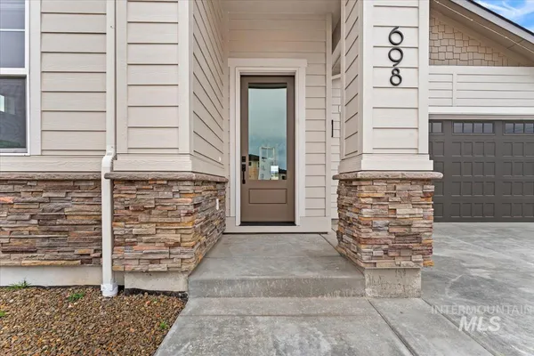 $2,800 | 698 North Morning Glory Way, Eagle, ID 83616