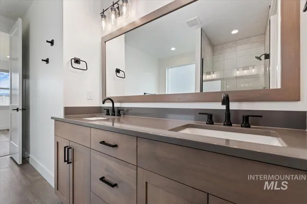 $2,800 | 698 North Morning Glory Way, Eagle, ID 83616