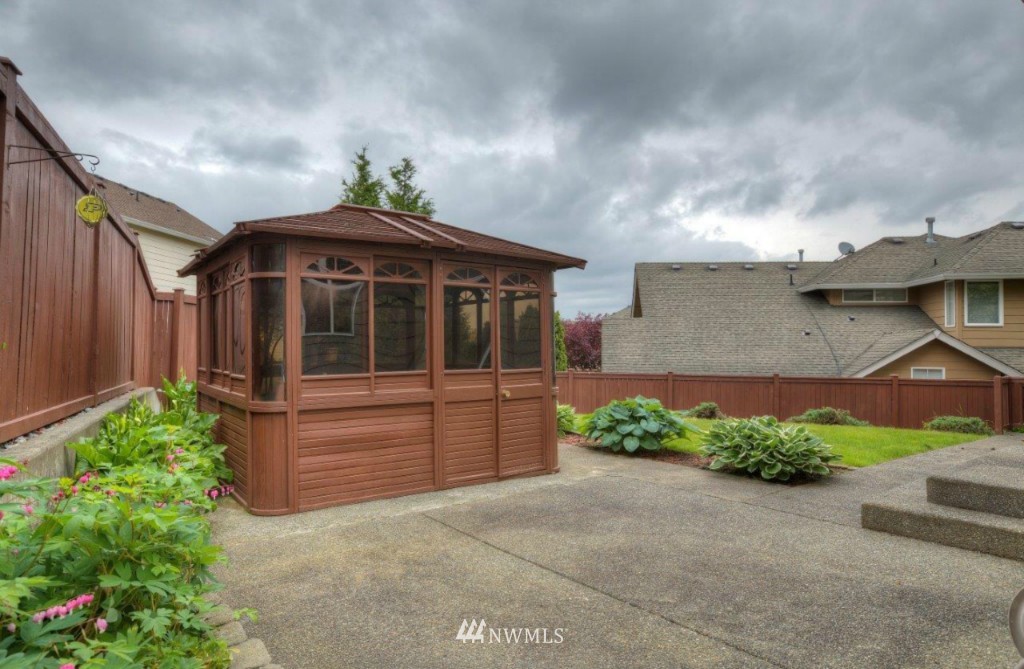 3315 Aberdeen Avenue Northeast Renton, WA 98056 - Photo 4 of 21 Gallery Image 4