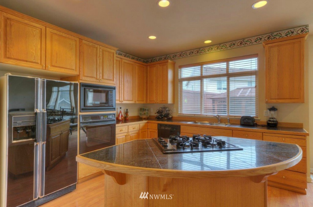 3315 Aberdeen Avenue Northeast Renton, WA 98056 - Photo 8 of 21 Gallery Image 8