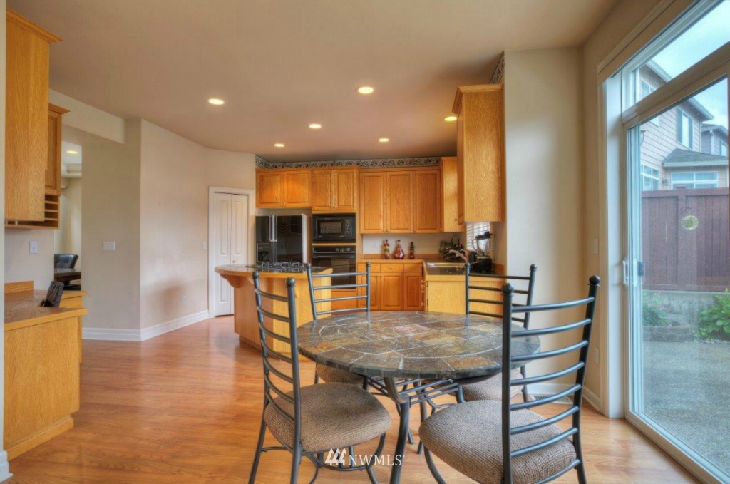 3315 Aberdeen Avenue Northeast Renton, WA 98056 - Photo 9 of 21 Gallery Image 9