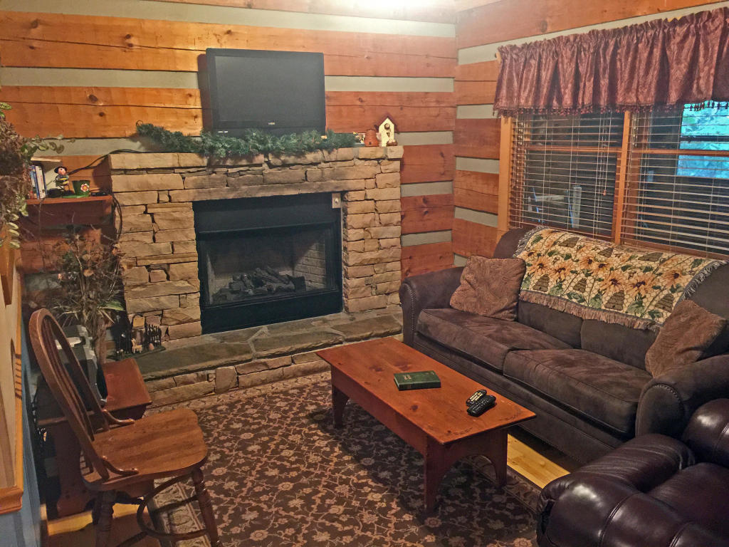 2102 Walt Price Road Sevierville, TN 37876 - Photo 2 of 15 2102 Walt Price LR