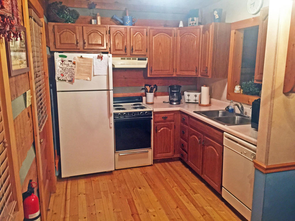 2102 Walt Price Road Sevierville, TN 37876 - Photo 3 of 15 2102 Walt Price Kitchen
