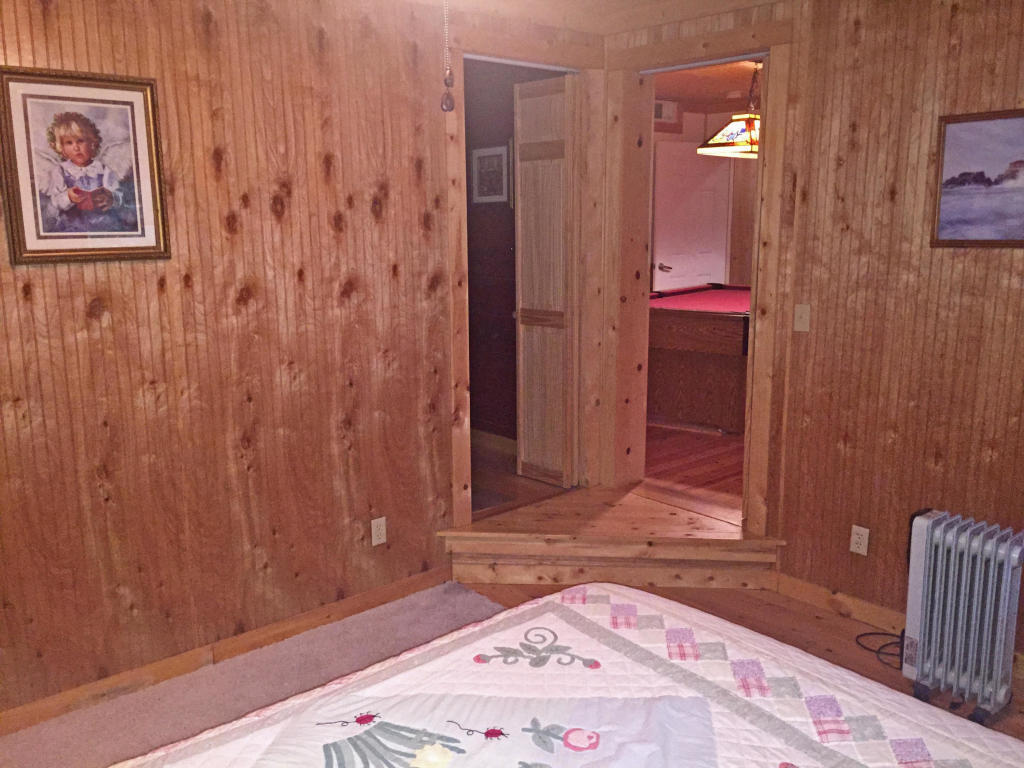 2102 Walt Price Road Sevierville, TN 37876 - Photo 10 of 15 2102 Walt Price downstrairs master view