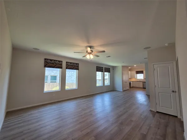 $1,995 | 8902 Grand Western, Converse, TX 78109