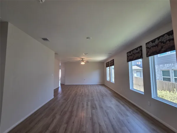 $1,995 | 8902 Grand Western, Converse, TX 78109