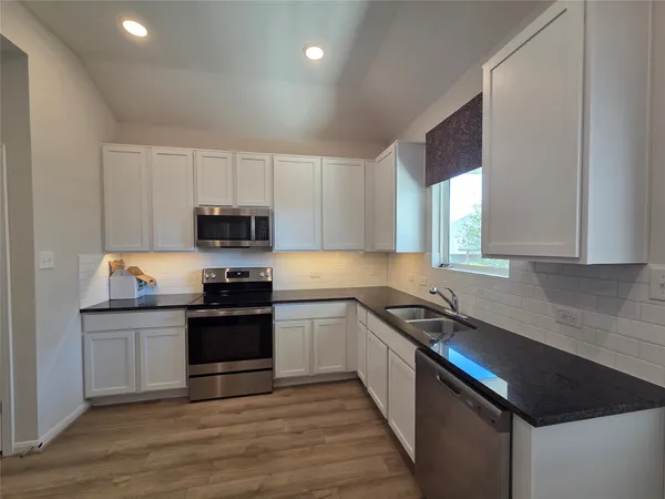 $1,995 | 8902 Grand Western, Converse, TX 78109