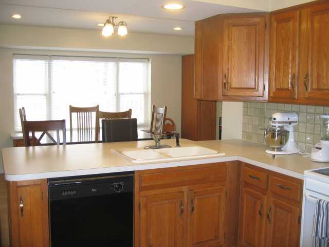 1255 Castleton Road North Columbus, OH 43220 - Photo 3 of 13