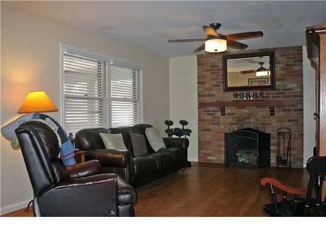 1255 Castleton Road North Columbus, OH 43220 - Photo 6 of 13