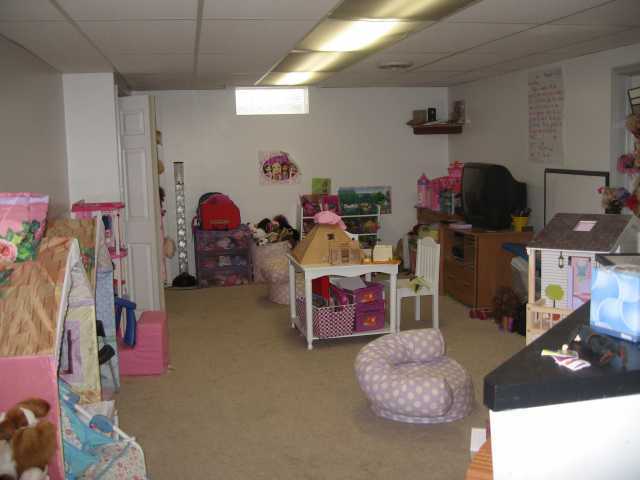 1255 Castleton Road North Columbus, OH 43220 - Photo 8 of 13