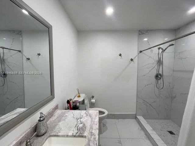 600 Southeast 25th Lane Homestead, FL 33033 - Photo 7 of 25 a bathroom with a bathtub and shower