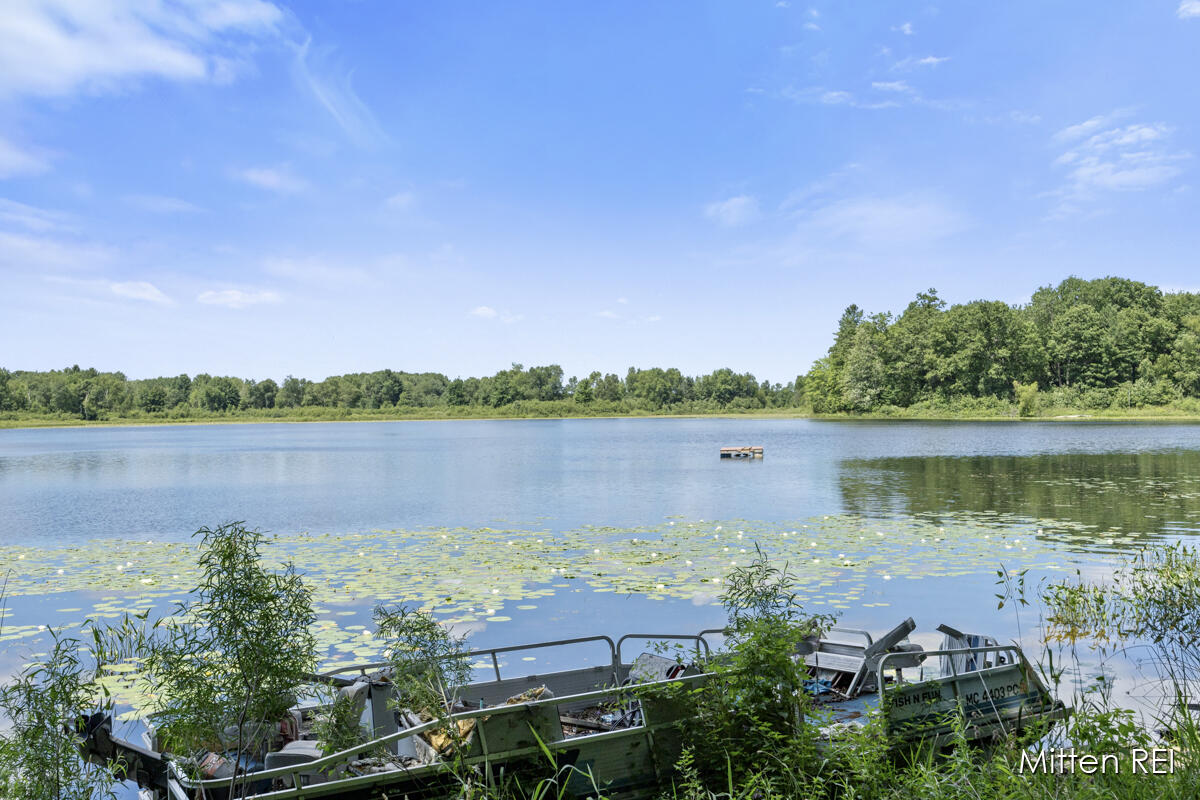13029 Heights Road Remus, MI 49340 - Photo 7 of 24 IMG_1036 (2)