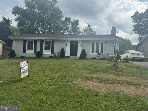 $638,900 | 1314 East Holly Avenue, Sterling, VA 20164