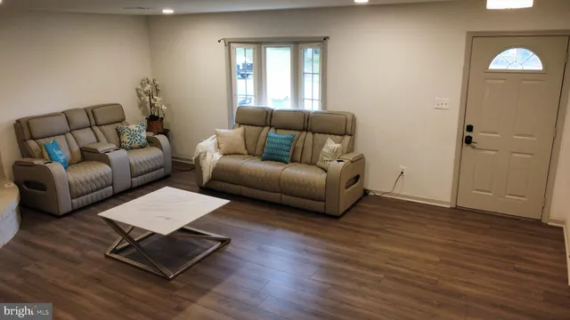 $649,000 | 1314 East Holly Avenue, Sterling, VA 20164