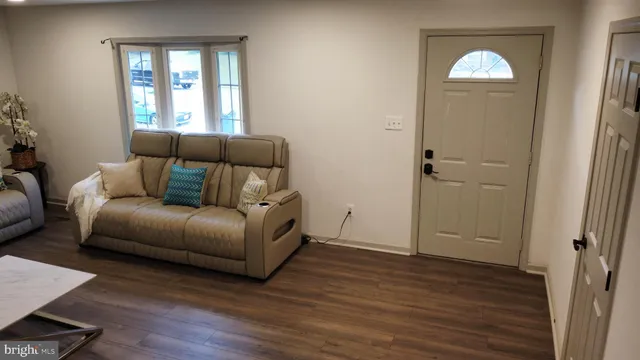 $649,000 | 1314 East Holly Avenue, Sterling, VA 20164