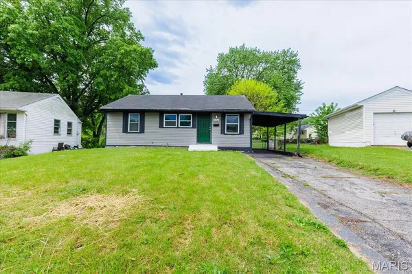 $1,300 | 332 Banff Circle, St. Louis, MO 63137