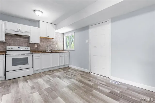 $1,300 | 332 Banff Circle, St. Louis, MO 63137