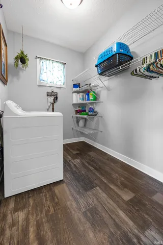 $305,000 | 1403 Abby Lane, Huntingburg, IN 47542