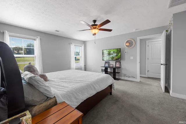 $305,000 | 1403 Abby Lane, Huntingburg, IN 47542