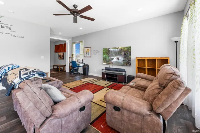 $305,000 | 1403 Abby Lane, Huntingburg, IN 47542