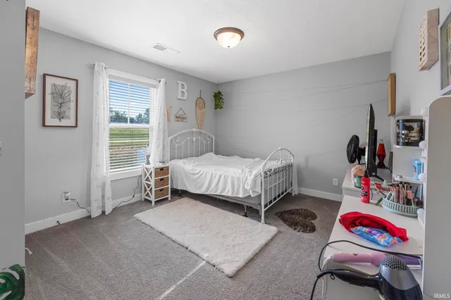 $305,000 | 1403 Abby Lane, Huntingburg, IN 47542