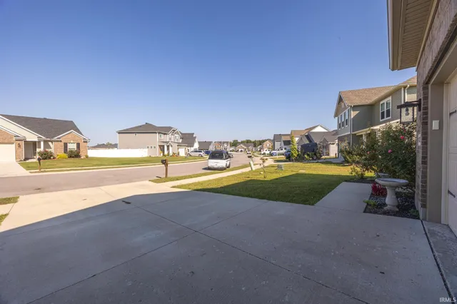 $305,000 | 1403 Abby Lane, Huntingburg, IN 47542