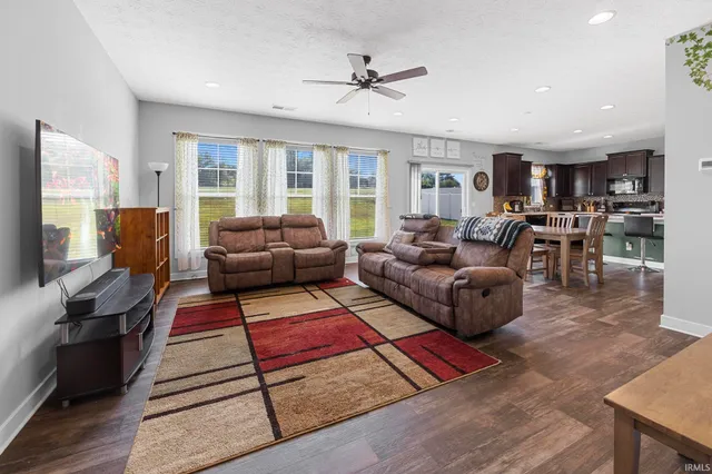 $305,000 | 1403 Abby Lane, Huntingburg, IN 47542