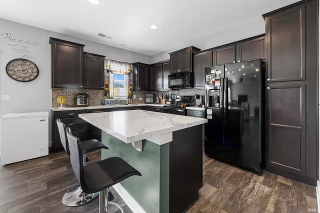 $305,000 | 1403 Abby Lane, Huntingburg, IN 47542