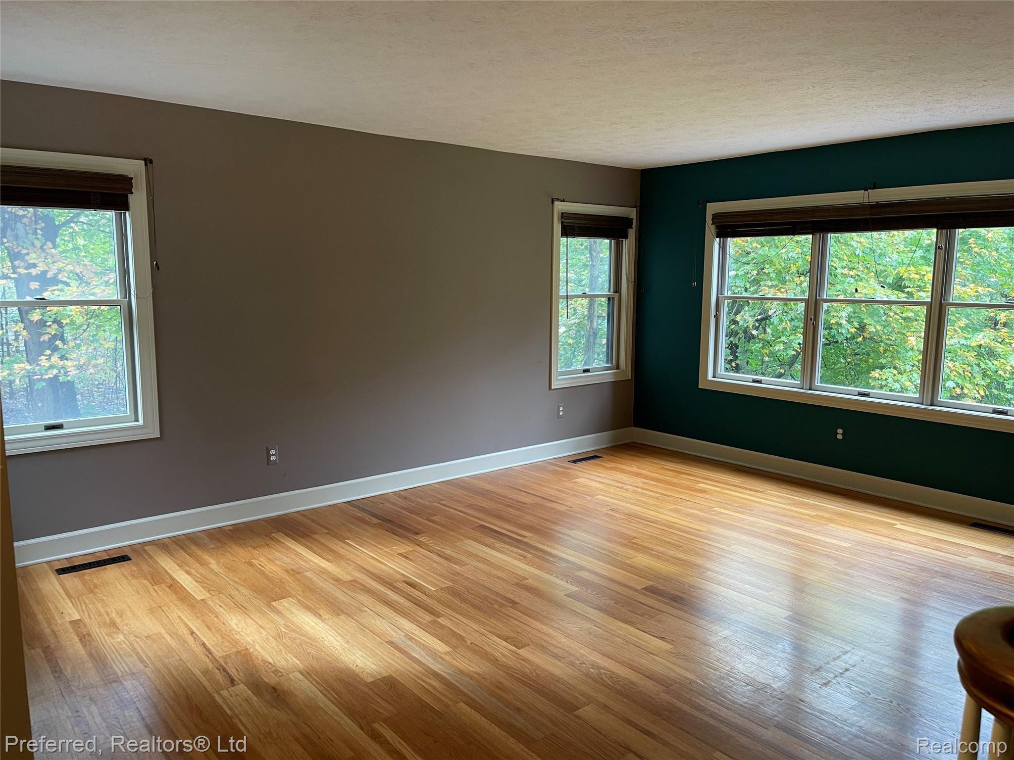 1974 Sexton Road Howell, MI 48843 - Photo 4 of 49 Formal Living Room